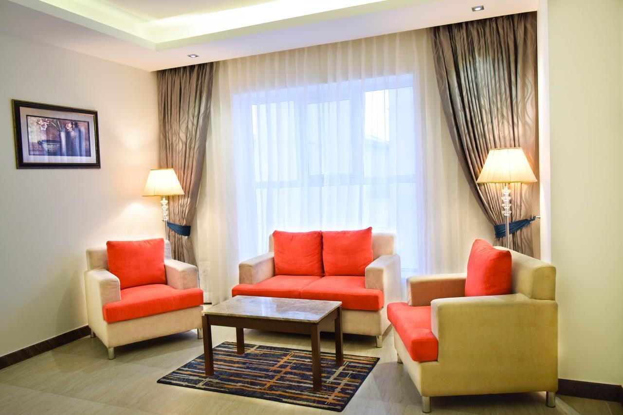 Rg Royal Hotel Bangalore Eksteriør bilde