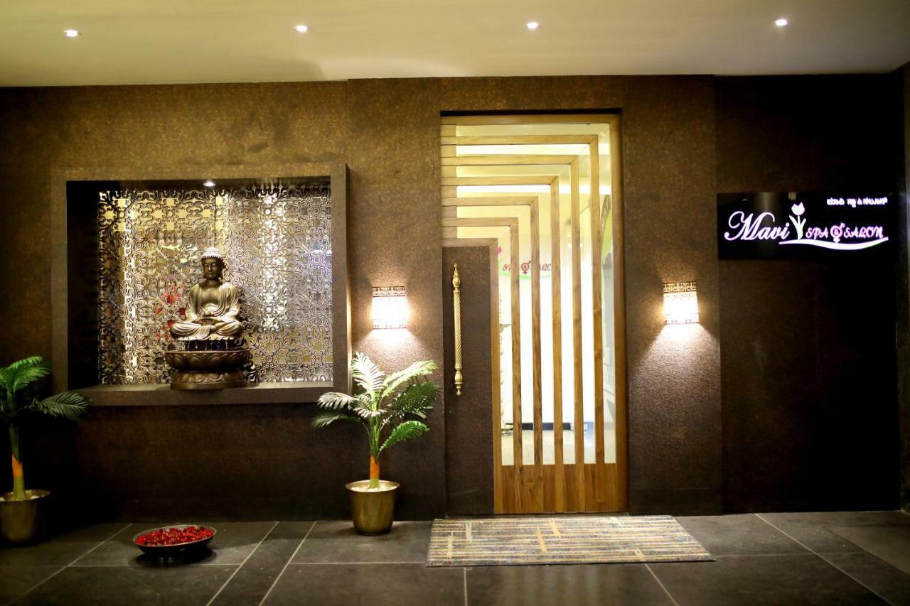 Rg Royal Hotel Bangalore Eksteriør bilde